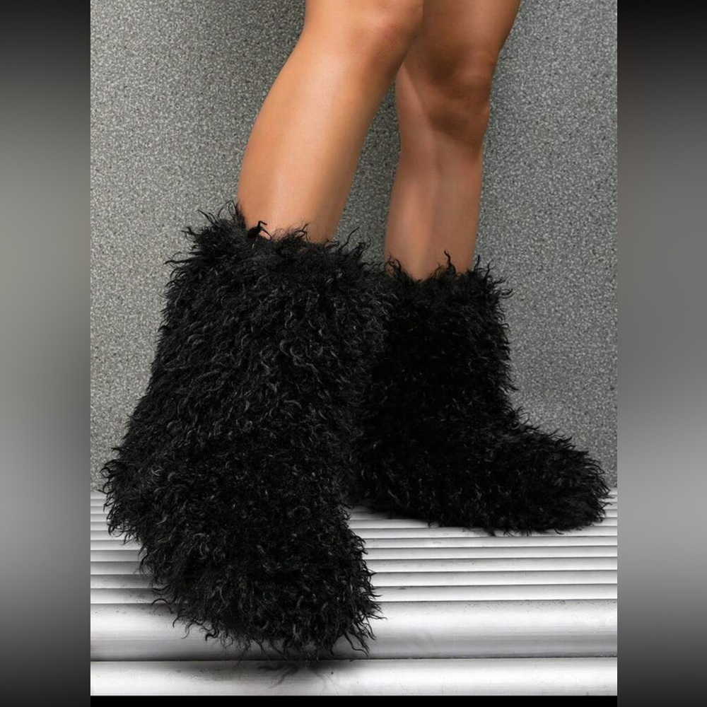 Faux Fur  Boots Knee High Fluffy Snow Boot. Black